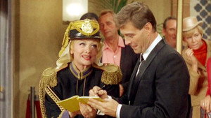 Люси идет на голливудскую премьеру
